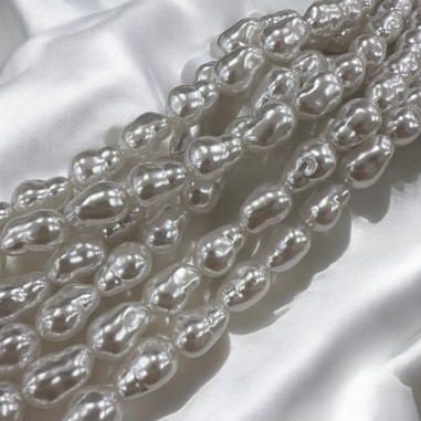 filo di perle sintetiche bianche, forma barocca irregolare lucida, 10x15mm, lunghezza 40cm, marchio Gioie d'Oriente