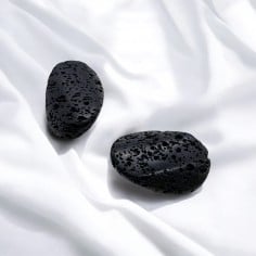 Pietra lavica nera ovale ritorta 20 x 30 mm 1pz Gioie d'Oriente
