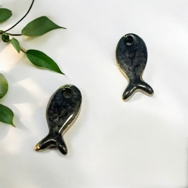 Ciondolo Pesciolino smaltato in Acciaio oro 5x10mm 1pz - nero | GDO