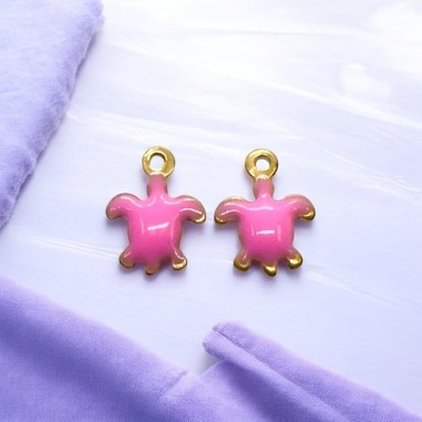 Mini ciondoli Tartaruga smaltati in Acciaio oro 5x7mm 2pz - fucsia | GDO