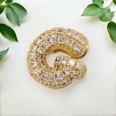 Lettera iniziale G in ottone dorato con strass 10.5x9.5mm 1pz Gioie d'Oriente
