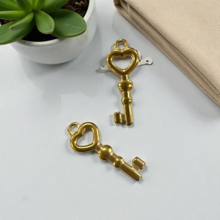 Ciondolo chiave cuore 3D in acciaio inox oro 10x27 mm 1pz Gioie d'Oriente