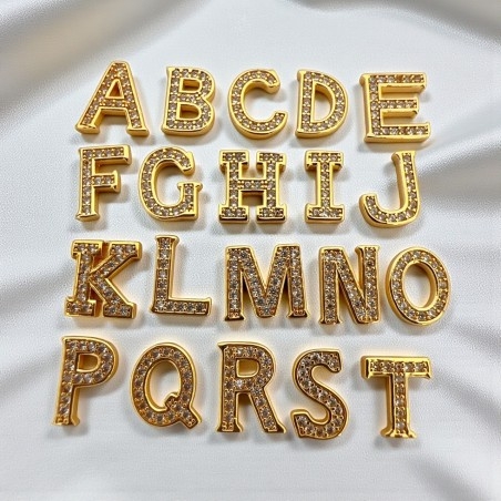 Ciondolo Lettera alfabetica in Ottone Oro con Strass 11mm 1pz - Gioie d'Oriente