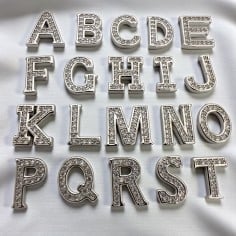 Ciondolo Lettera alfabetica in Ottone Argento con Strass 11mm 1pz - Gioie d'Oriente