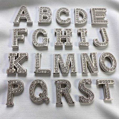 Ciondolo Lettera alfabetica in Ottone Argento con Strass 11mm 1pz - Gioie d'Oriente