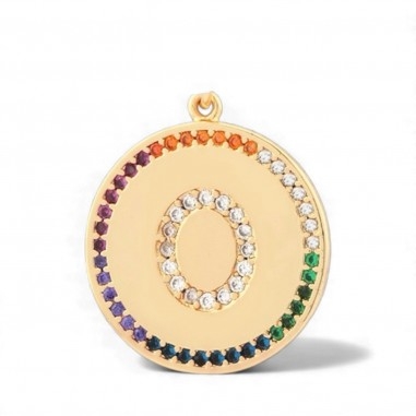 Pendente iniziale O in ottone oro 18k con zirconi arcobaleno 20 mm 1pz Gioie d'Oriente