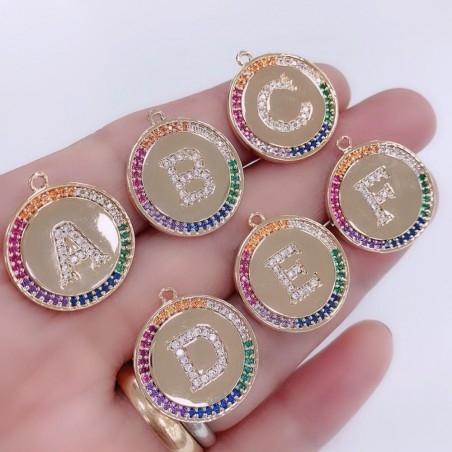Pendente iniziale A-Z in ottone oro 18k con zirconi arcobaleno 20 mm 1pz Gioie d'Oriente