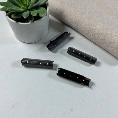 Terminali aperti per lacci delle scarpe in metallo nero 4.3x23mm 4pz | GDO