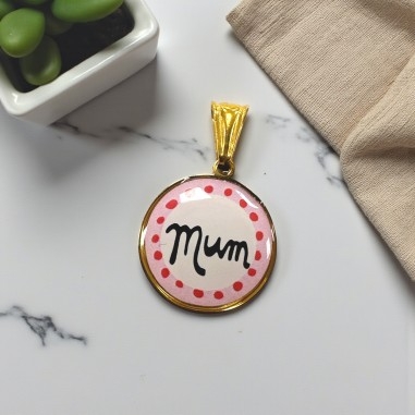 Ciondolo tondo con scritta "mum" in Acciaio dorato 16x18mm 1pz | GDO