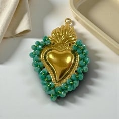 Ciondolo Cuore sacro in acciaio oro con cristalli Verde Tiffany AB - Due misure 1pz Gioie d'Oriente 2