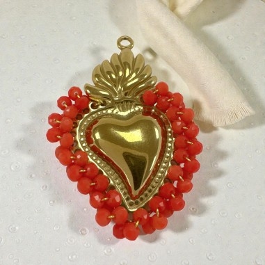 Ciondolo Cuore sacro in acciaio oro con cristalli Rosso chiaro - Due misure 1pz Gioie d'Oriente