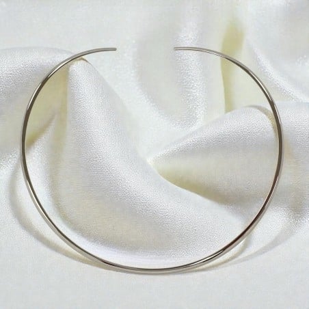 Collana rigida curva in Acciaio inox rodio piatto diametro 13.5cm 1pz | GDO