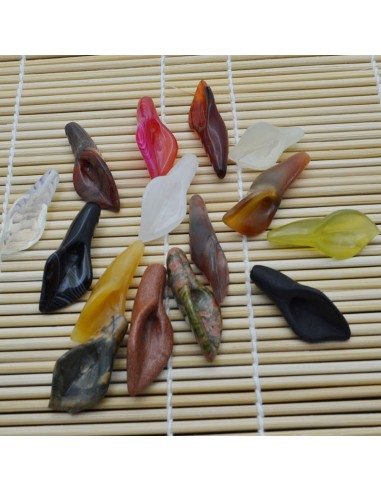 Pietra dura a forma di calla con foro passante in pietra dura 1 Pz.