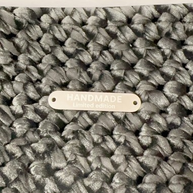 Targhetta rettangolare HANDMADE in acciaio rodio per borse 10 x 50 mm 1pz Gioie d'Oriente