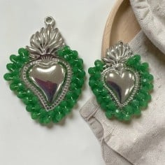 Ciondolo Cuore sacro in acciaio rodio con cristalli Verdi - Due misure 1pz Gioie d'Oriente