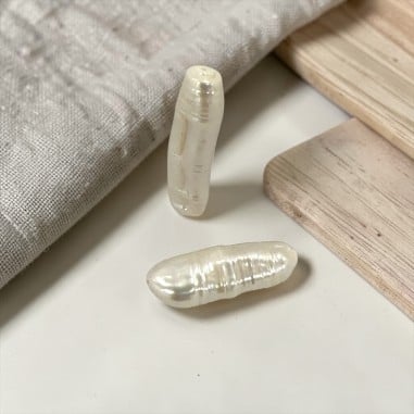 Perle di fiume biwa a forma di bozzolo irregolare 9x25mm 1pz | Gioie d'Oriente