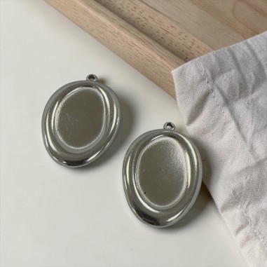 Ciondolo irregolare base resina in acciaio inox rodio 25x35mm 1pz Gioie d'Oriente