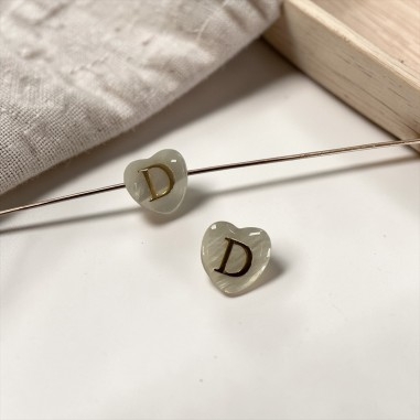 Cuore con lettera D in Madreperla con foro passante 8mm | GDO