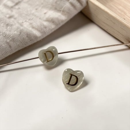 Cuore con lettera D in Madreperla con foro passante 8mm | GDO