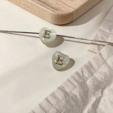 Cuore con lettera E in Madreperla con foro passante 8mm | GDO