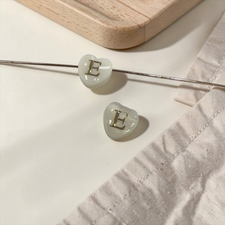 Cuore con lettera E in Madreperla con foro passante 8mm | GDO