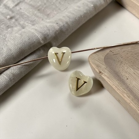 Cuore con lettera V in Madreperla con foro passante 8mm | GDO