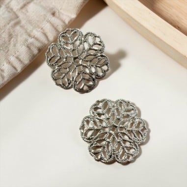 Filigrana a fiore traforato in ottone argento rodio 29mm | Gioie d'Oriente