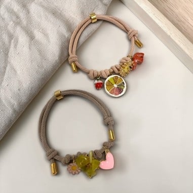 kit bracciale fai da te, poliestere, cordone intrecciato, beige tortora, 3mm, charms smaltati e ciondoli, marchio GDO