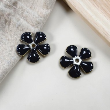 Ciondolo Fiore smaltato nero in ottone con foro centrale 12mm 1pz | GDO
