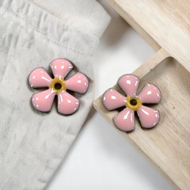 Ciondolo Fiore smaltato rosa in ottone con foro centrale 12mm 1pz | GDO