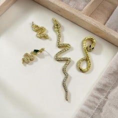 Ciondolo serpente in ottone oro con strass bianchi 1pz vari modelli Gioie d'Oriente