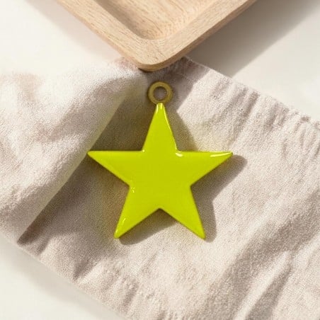 Ciondolo Stella smaltata giallo fluo in Acciaio oro 46x50mm 1pz | GDO