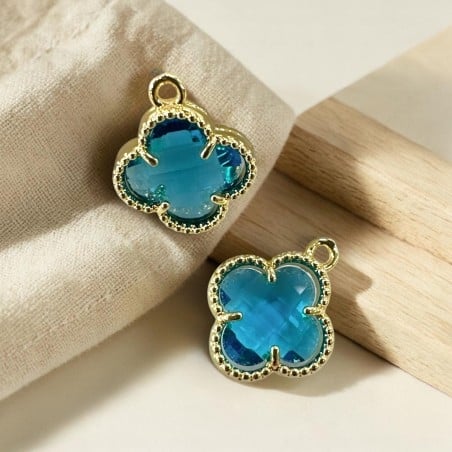 Ciondolo Quadrifoglio in cristallo azzurro acquamarina con base in ottone oro 17x18mm 1pz | GDO