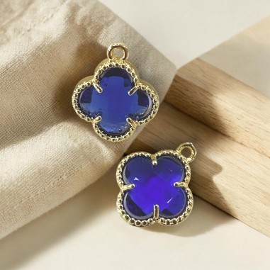Ciondolo Quadrifoglio in cristallo blu con base in ottone oro 17x18mm 1pz | GDO