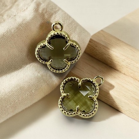 Ciondolo Quadrifoglio in cristallo grigio fumé con base in ottone oro 12x14mm 1pz | GDO