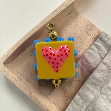 Ciondolo quadrato con Cuore a pois colorato in Vetro smaltato 18x26mm 1pz - Giallo e rosa | GDO