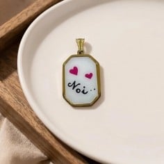 Ciondolo rettangolare con stampa di Cuorini e scritta "Noi.." in Acciaio dorato 18x28mm 1pz | GDO