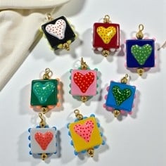 Ciondolo quadrato con Cuore in Ceramica smaltata 18x26mm 1pz - Vari colori | GDO