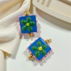 Ciondolo quadrato con Fiore in Vetro smaltato 18x27mm 1pz - Vari colori | GDO 2