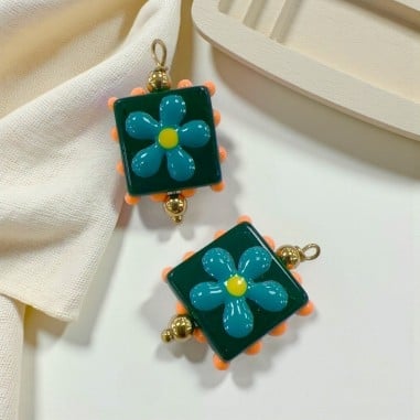 Ciondolo quadrato con Fiore in Vetro smaltato 18x27mm 1pz - Verde scuro e Tiffany | GDO