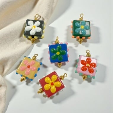 Ciondolo quadrato con Fiore in Vetro smaltato 18x27mm 1pz - Vari colori | GDO