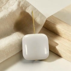 Pietra dura Agata bianca quadrata liscia con foro verticale 1pz - Due misure | GDO 2