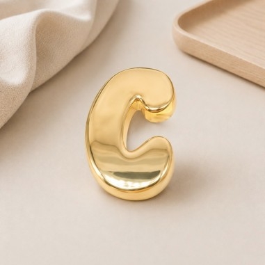 Distanziatore Lettera iniziale C bombata in ottone dorato 15x20mm vuoto all'interno foro 3.5x14mm 1pz | GDO