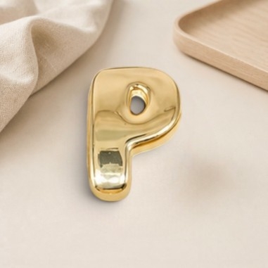 Distanziatore Lettera iniziale P bombata in ottone dorato 15x20mm vuoto all'interno foro 3.5x14mm 1pz | GDO