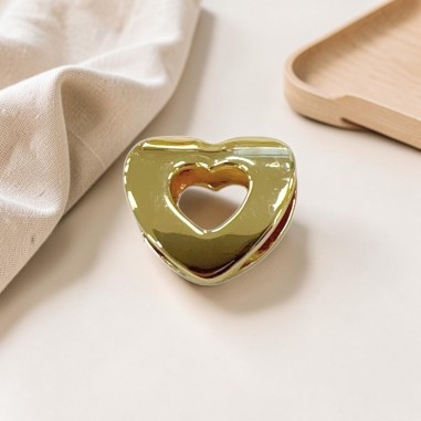 Distanziatore Lettera iniziale bombata in ottone dorato 15x20mm vuoto all'interno foro 3.5x14mm 1pz - Cuore | GDO
