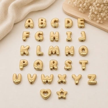 Distanziatore Lettera iniziale bombata in ottone dorato 15x20mm vuoto all'interno foro 3.5x14mm 1pz | GDO