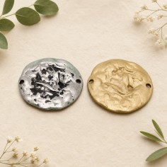 Connettore tondo irregolare martellato in zama 19 mm 2pz Gioie d'Oriente