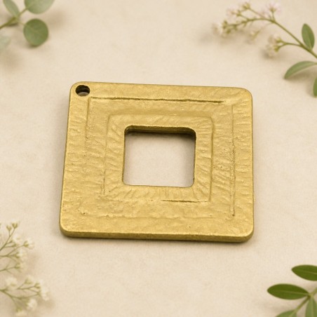 Ciondolo quadrato forato in zama oro e argento 24 x 25 mm 2pz Gioie d'Oriente