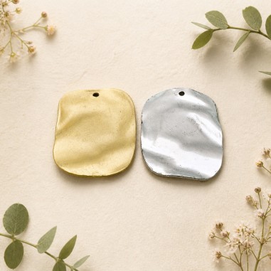 Ciondolo rettangolare smussato in zama oro e argento 40 x 28 mm 1pz Gioie d'Oriente
