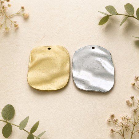 Ciondolo rettangolare smussato in zama oro e argento 40 x 28 mm 1pz Gioie d'Oriente